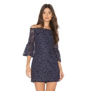 BB Dakota Lace Off Shoulder Dress. NWT. Sz 0